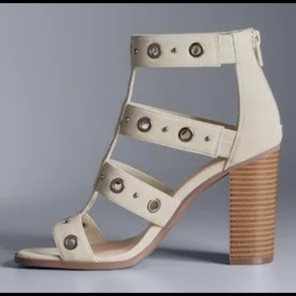 Vera Wang Hell Sandals size 7.5